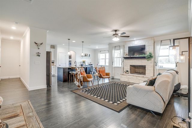 340 Sanger Drive, Springtown, TX 76082