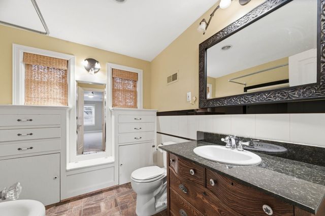 260 S Dellrose Ave, Wichita, KS 67218