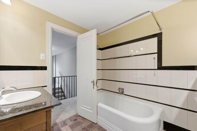 260 S Dellrose Ave, Wichita, KS 67218