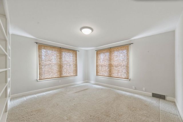 260 S Dellrose Ave, Wichita, KS 67218