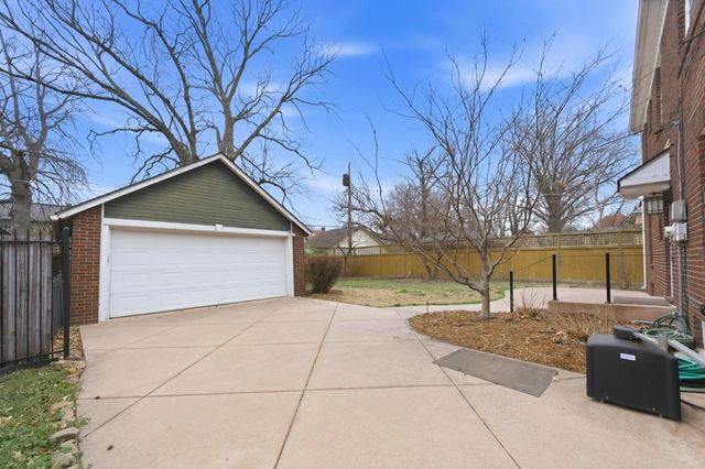 260 S Dellrose Ave, Wichita, KS 67218