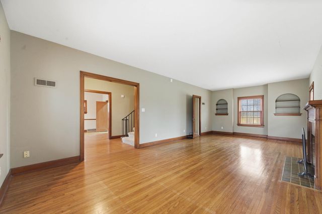 260 S Dellrose Ave, Wichita, KS 67218