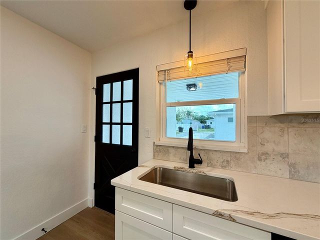2844 30TH AVENUE N, St Petersburg, FL 33713
