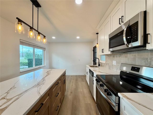 2844 30TH AVENUE N, St Petersburg, FL 33713