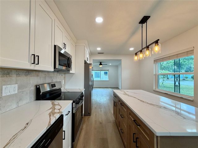2844 30TH AVENUE N, St Petersburg, FL 33713