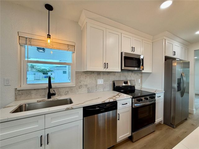 2844 30TH AVENUE N, St Petersburg, FL 33713