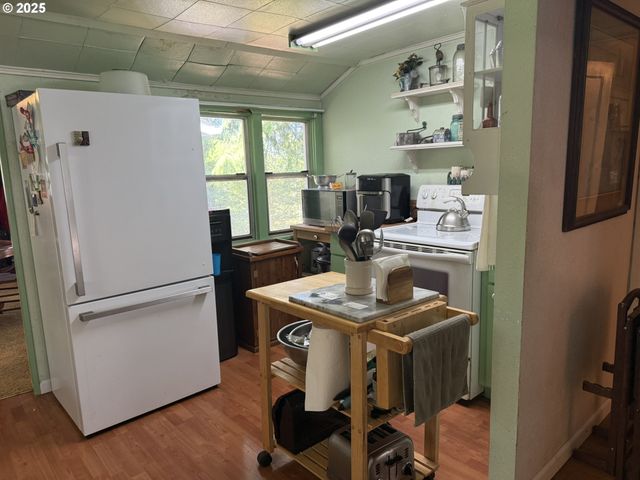 5290 HERMAN CAPE Rd, Florence, OR 97439