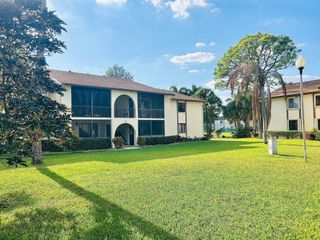 301 Knotty Pine Circle B-1, Greenacres, FL 33463