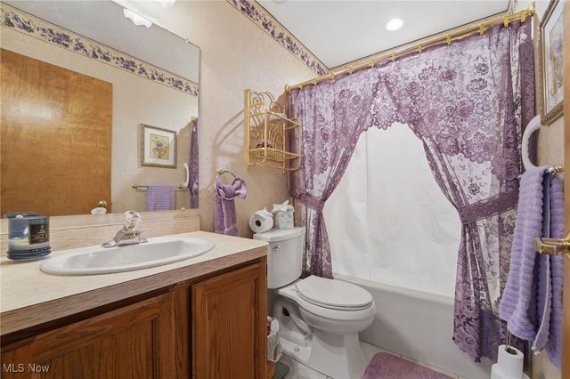 9165 Sugarbush Drive, Mentor, OH 44060