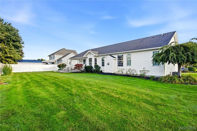 3313 Blossom Lane, Wheatfield, NY 14120