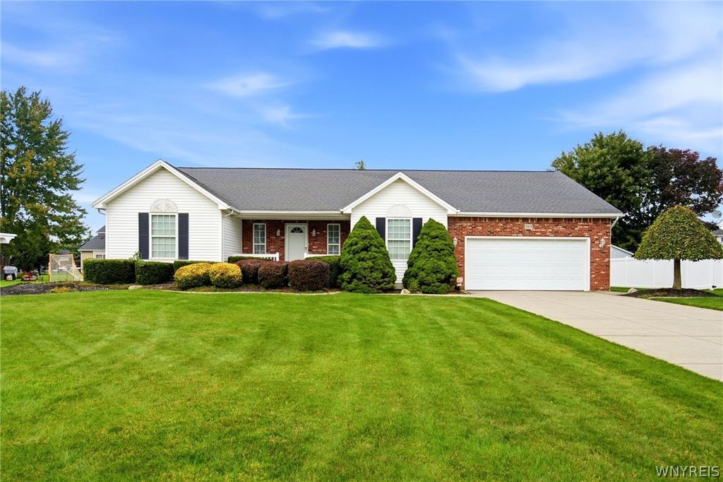 3313 Blossom Lane, Wheatfield, NY 14120