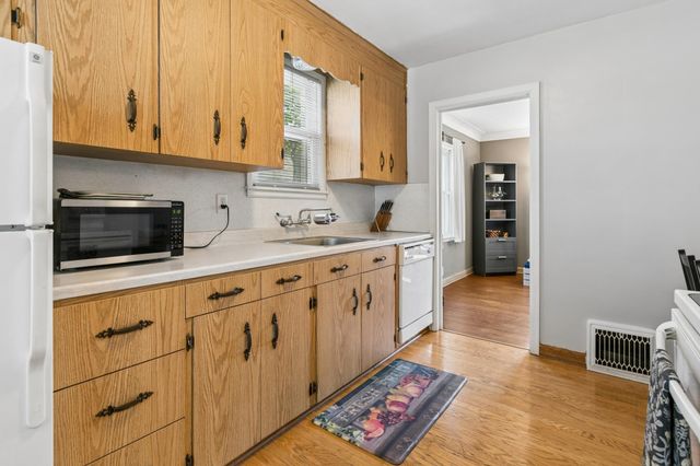 2202 6th Avenue, Anoka, MN 55303
