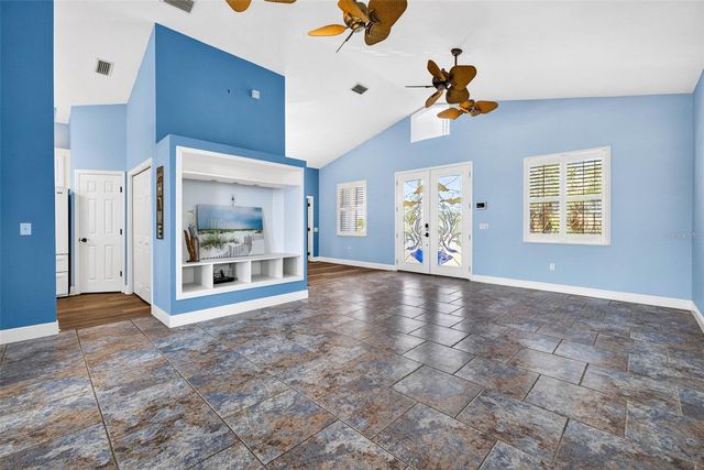 821 BLUE HERON BOULEVARD, Ruskin, FL 33570