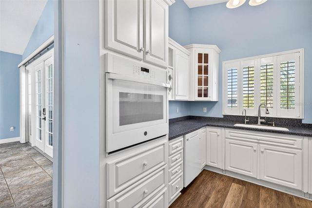 821 BLUE HERON BOULEVARD, Ruskin, FL 33570