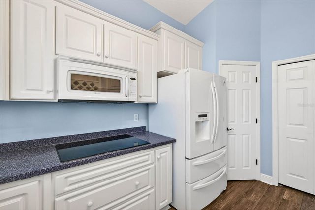 821 BLUE HERON BOULEVARD, Ruskin, FL 33570