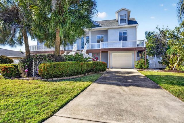 821 BLUE HERON BOULEVARD, Ruskin, FL 33570