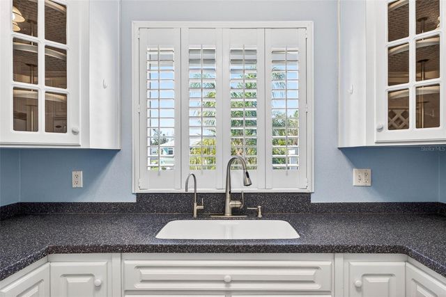 821 BLUE HERON BOULEVARD, Ruskin, FL 33570