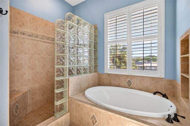 821 BLUE HERON BOULEVARD, Ruskin, FL 33570