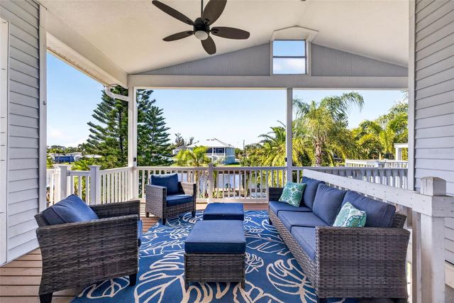 821 BLUE HERON BOULEVARD, Ruskin, FL 33570