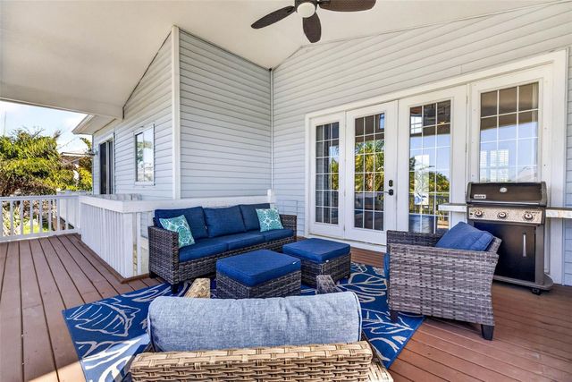 821 BLUE HERON BOULEVARD, Ruskin, FL 33570