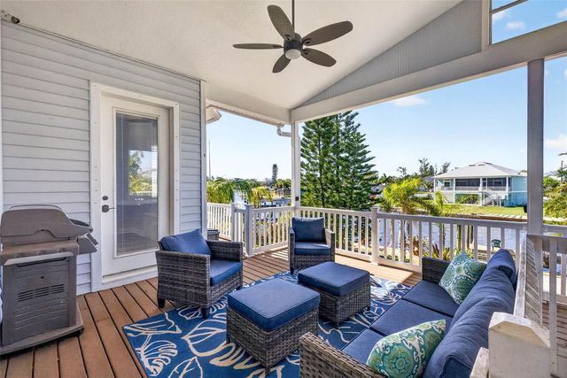 821 BLUE HERON BOULEVARD, Ruskin, FL 33570