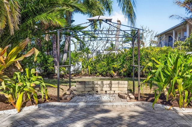 821 BLUE HERON BOULEVARD, Ruskin, FL 33570