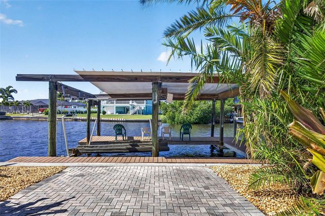 821 BLUE HERON BOULEVARD, Ruskin, FL 33570