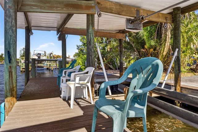 821 BLUE HERON BOULEVARD, Ruskin, FL 33570