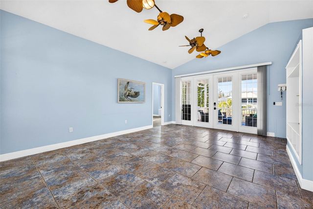 821 BLUE HERON BOULEVARD, Ruskin, FL 33570