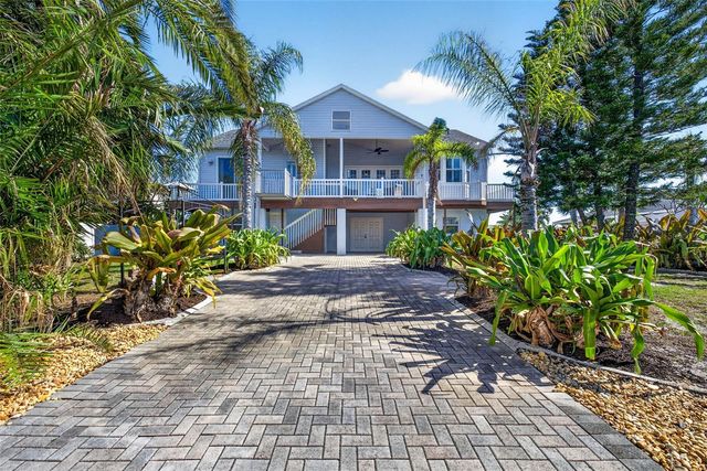 821 BLUE HERON BOULEVARD, Ruskin, FL 33570