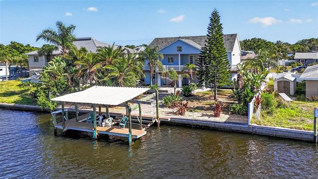 821 BLUE HERON BOULEVARD, Ruskin, FL 33570