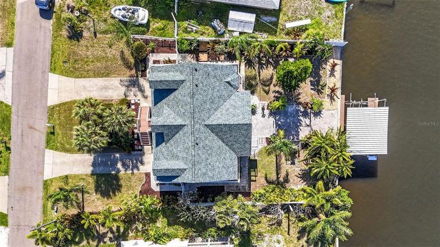 821 BLUE HERON BOULEVARD, Ruskin, FL 33570