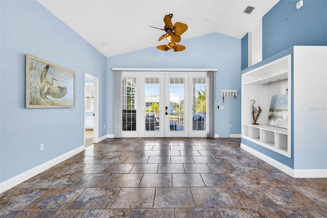 821 BLUE HERON BOULEVARD, Ruskin, FL 33570