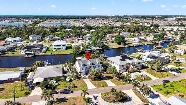821 BLUE HERON BOULEVARD, Ruskin, FL 33570