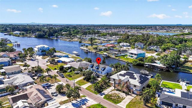 821 BLUE HERON BOULEVARD, Ruskin, FL 33570