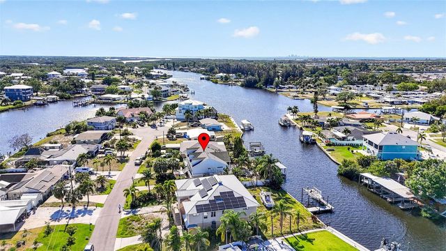 821 BLUE HERON BOULEVARD, Ruskin, FL 33570