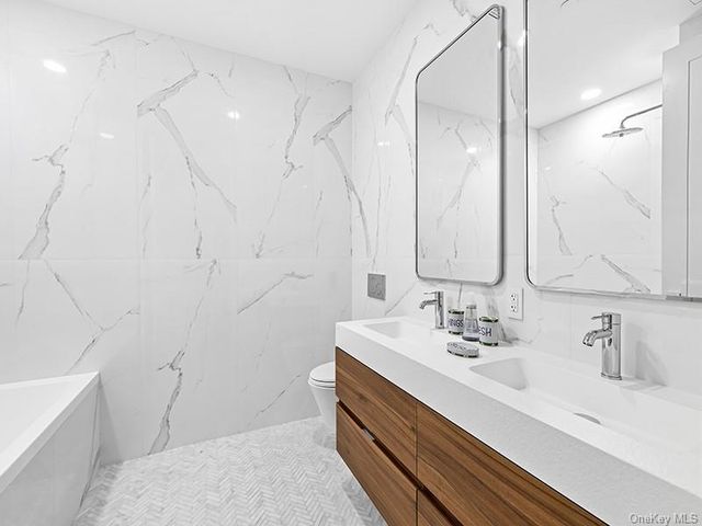 78-29 Austin Street TH14, Forest Hills, NY 11375