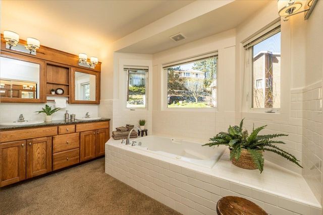 5120 N Hutton View Ln, Spokane, WA 99212