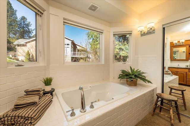 5120 N Hutton View Ln, Spokane, WA 99212