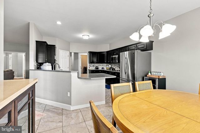 1001 RIVER CREST DR, Reading, PA 19605