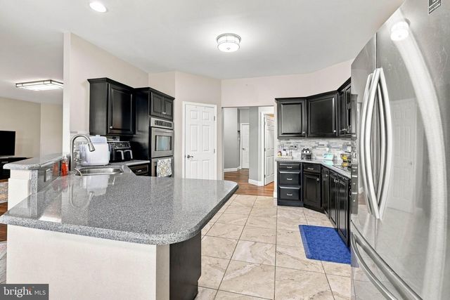 1001 RIVER CREST DR, Reading, PA 19605