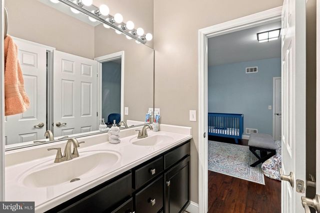 1001 RIVER CREST DR, Reading, PA 19605