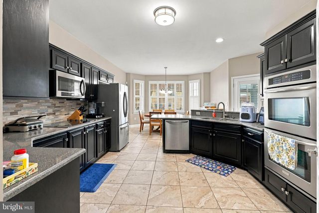 1001 RIVER CREST DR, Reading, PA 19605