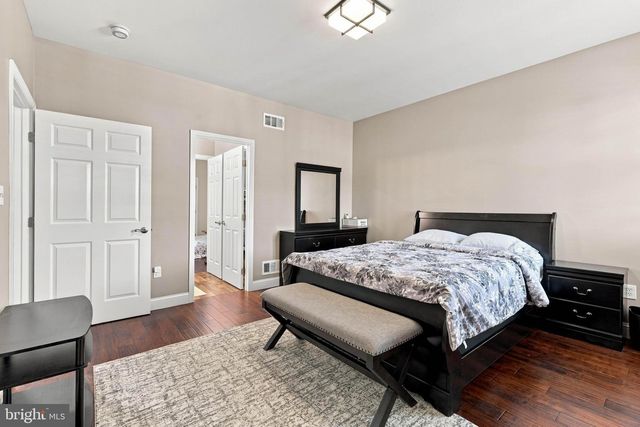 1001 RIVER CREST DR, Reading, PA 19605