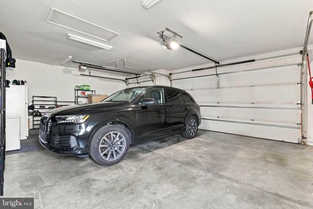 1001 RIVER CREST DR, Reading, PA 19605