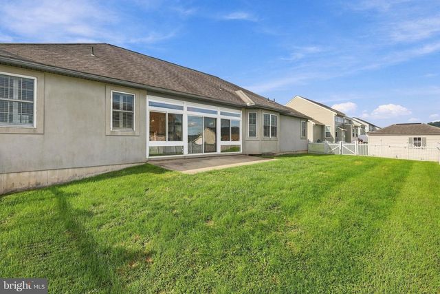 1001 RIVER CREST DR, Reading, PA 19605