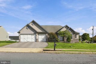 1001 RIVER CREST DR, Reading, PA 19605