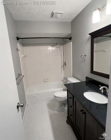 14210 Camelot Drive, Sterling Heights, MI 48312