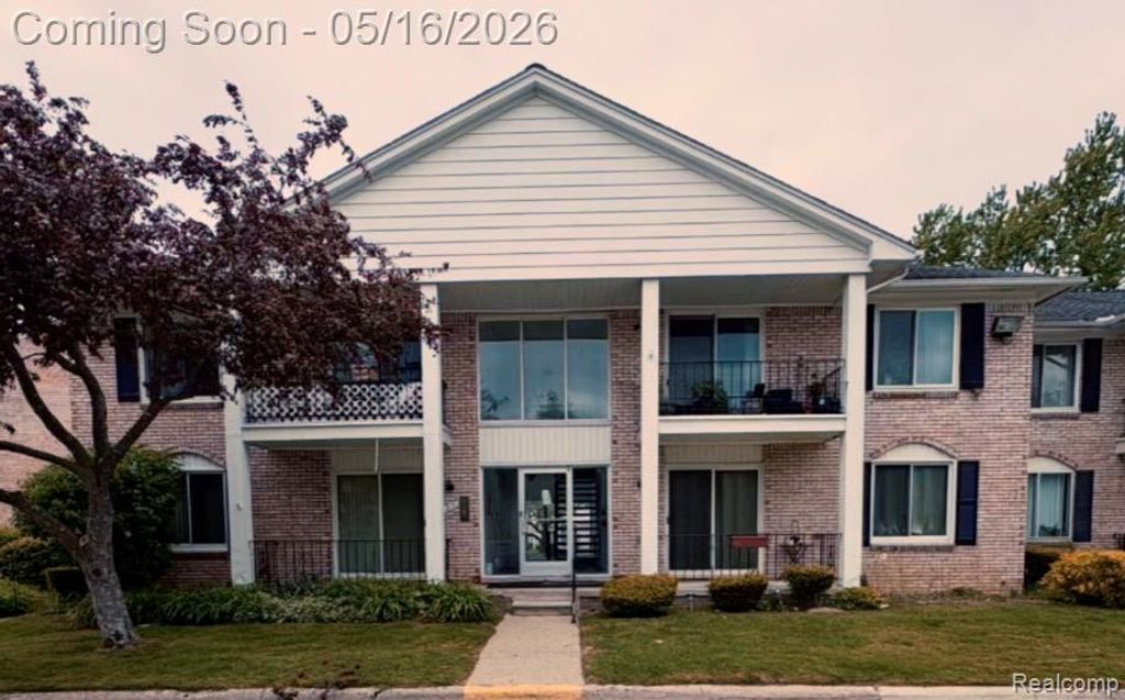 14210 Camelot Drive, Sterling Heights, MI 48312