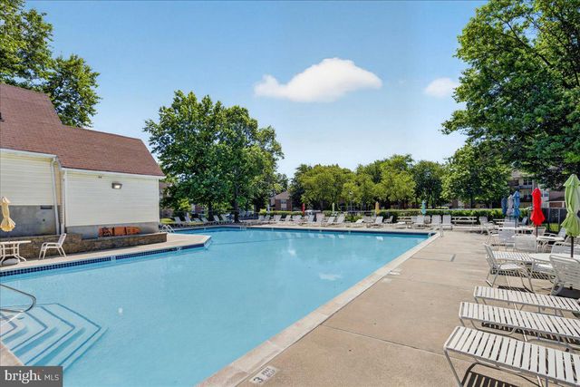 23 ALBERT E BONACCI DR, Hamilton, NJ 08690